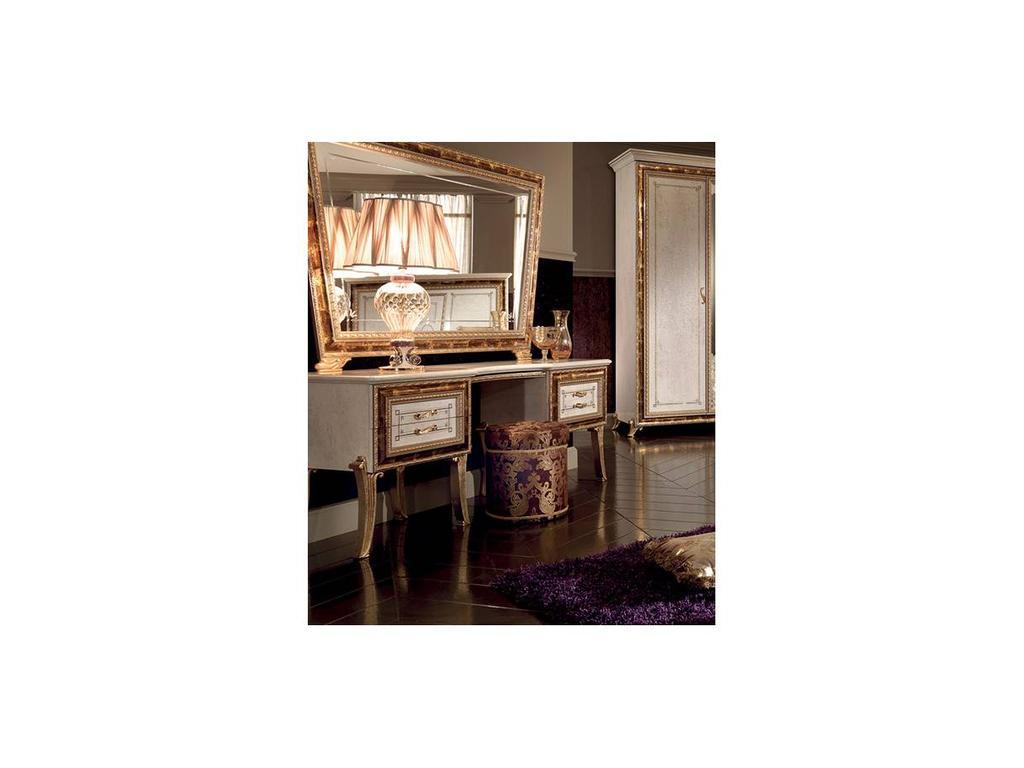 Arredo Classic: пуф(ткань кат.C, G)