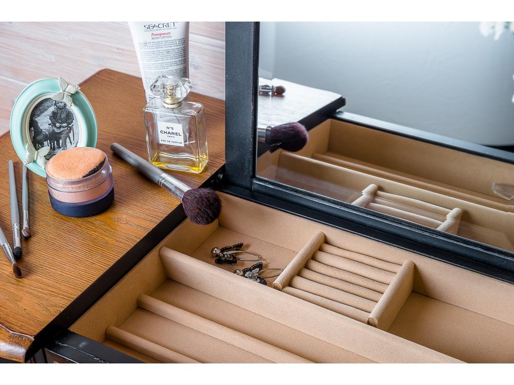 Mobilier de Maison: стол туалетный(черный)