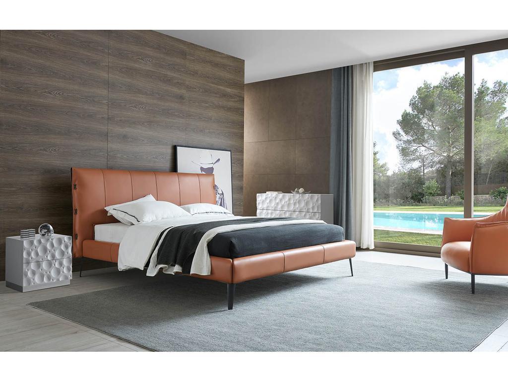 Euro Style Furniture: кровать двуспальная(коричневый)
