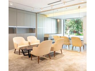 Artsit: кресло на ножках(коричневый)